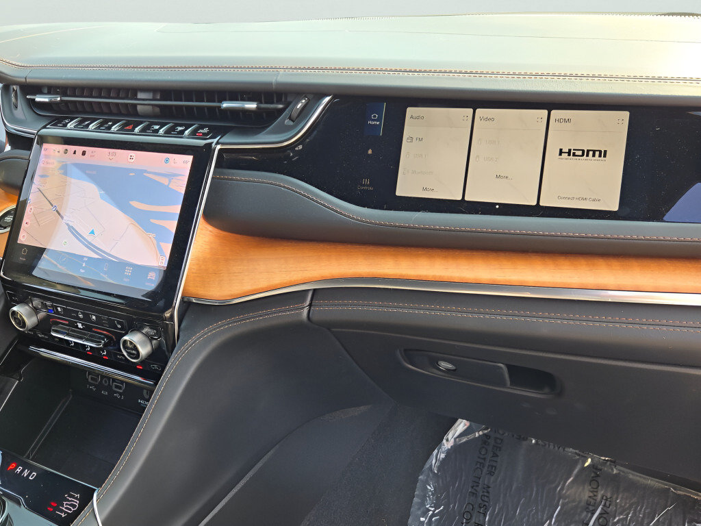 Certified 2023 Jeep Grand Cherokee L Summit AWD/4WD image 10