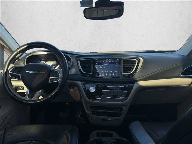 Used 2018 Chrysler Pacifica Limited w/ Advanced Safetytec Group FWD image 26