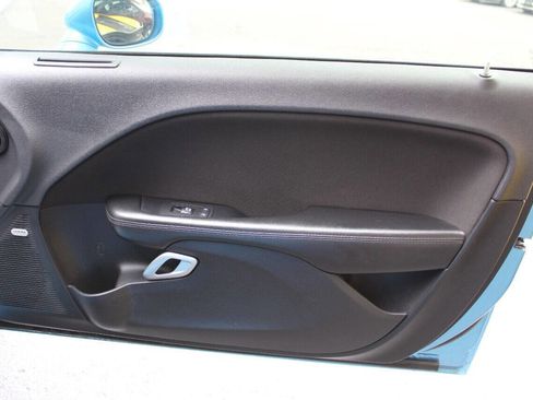 Used 2016 Dodge Challenger R/T image 10