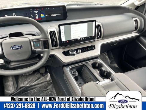 New 2025 Ford Expedition Max Active image 13