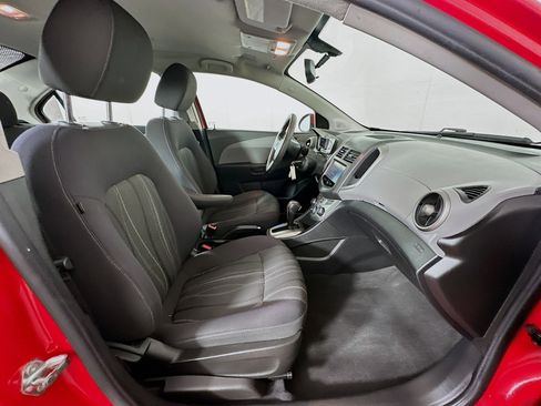 Used 2015 Chevrolet Sonic LT image 27