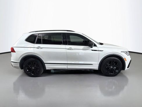 Used 2023 Volkswagen Tiguan SE R-Line FWD image 4