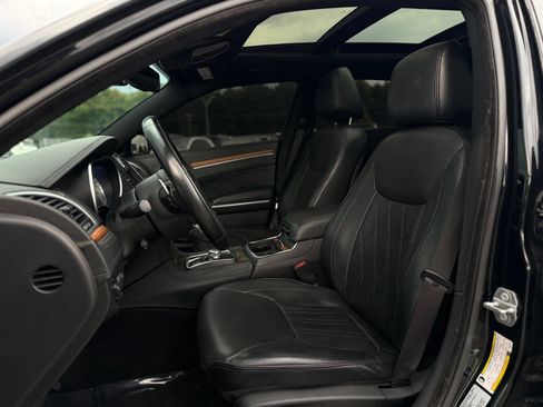 Used 2015 Chrysler 300 C Platinum w/ Harman/Kardon Audio Group RWD image 15
