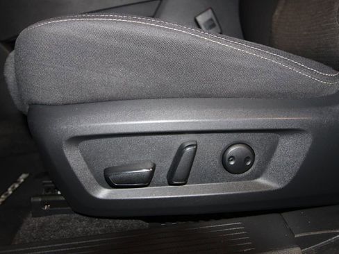 Used 2022 Nissan Rogue SV image 7