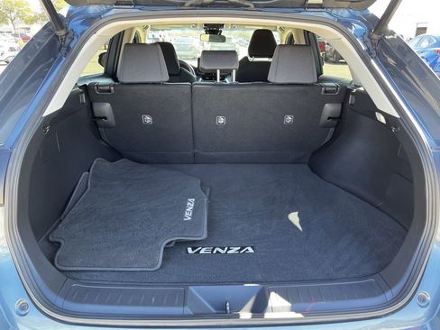 Used 2021 Toyota Venza LE image 27