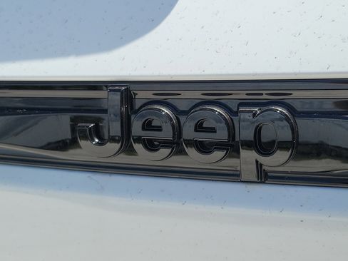 New 2026 Jeep Grand Cherokee Altitude AWD/4WD image 6