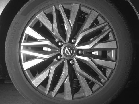Used 2025 Nissan Altima 2.5 SV FWD image 13
