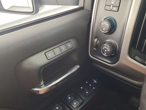 Used 2019 GMC Sierra 2500 SLT w/ Duramax Plus Package AWD/4WD image 18