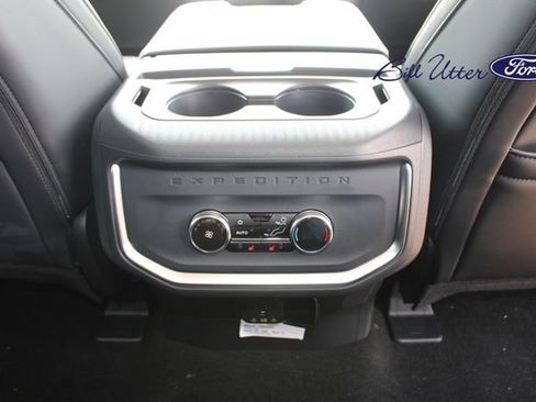 New 2027 Ford Expedition Platinum w/ Driver's Package RWD image 11