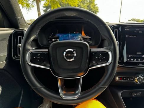 Used 2023 Volvo C40 Recharge Core w/ Climate Package AWD/4WD image 30