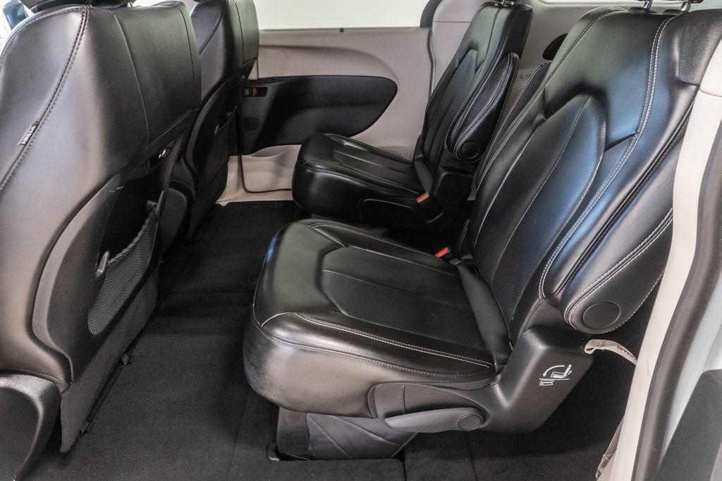 Certified 2024 Chrysler Pacifica Touring-L FWD image 25