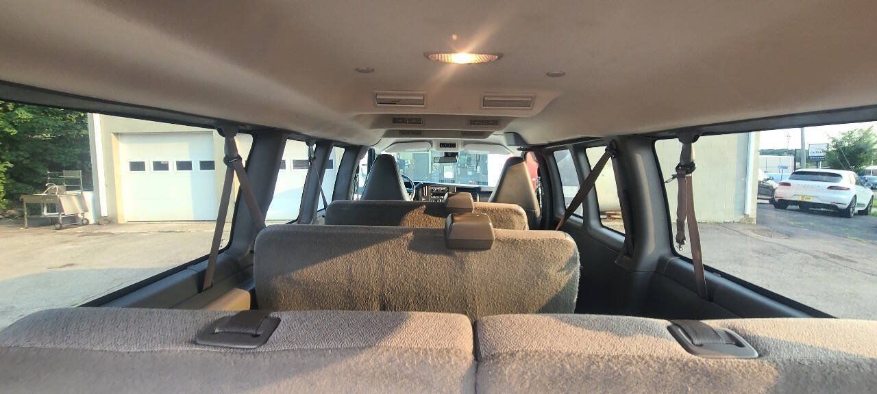 Used 2019 Chevrolet Express 3500 LT w/ LT Preferred Equipment Group RWD image 14