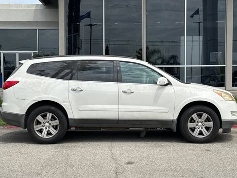 Used 2011 Chevrolet Traverse LT w/ Personal Connectivity Package FWD image 4