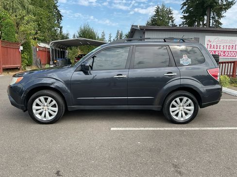 Used 2012 Subaru Forester 2.5X Limited AWD/4WD image 2