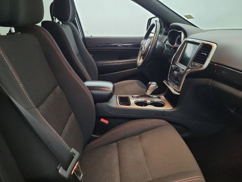 Used 2016 Jeep Grand Cherokee Laredo 75th Anniversary image 21