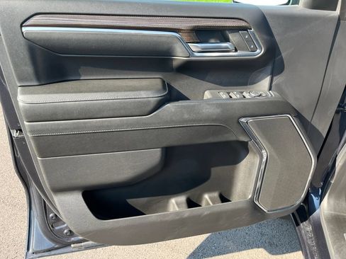 Used 2024 Chevrolet Silverado 1500 LT AWD/4WD image 12
