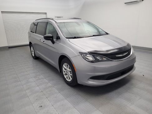 Used 2021 Chrysler Voyager Lxi FWD image 13