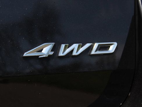 Used 2023 Ford Explorer XLT AWD/4WD image 29