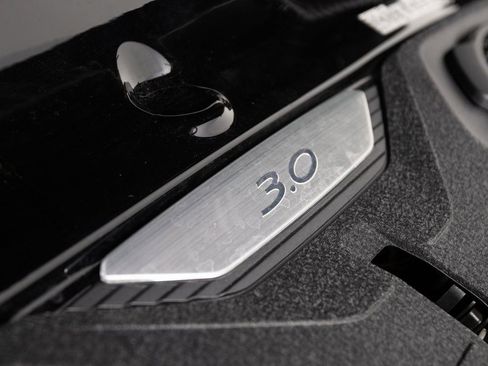 Certified 2025 Porsche 911 Carrera image 44