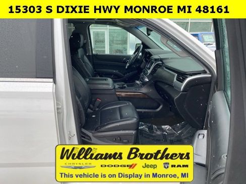 Used 2017 Chevrolet Suburban LT image 36