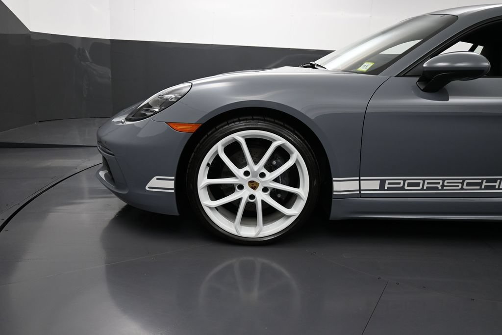 Certified 2024 Porsche 718 Cayman RWD image 12