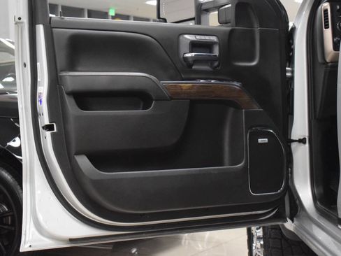 Used 2019 GMC Sierra 2500 Denali w/ Duramax Plus Package image 30