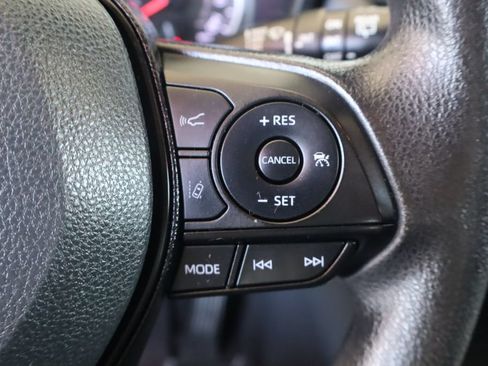 Used 2021 Toyota RAV4 XLE AWD/4WD image 20