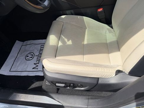 Used 2024 Lexus RX 350 FWD image 25