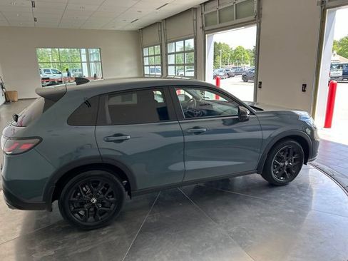 Used 2024 Honda HR-V Sport image 8