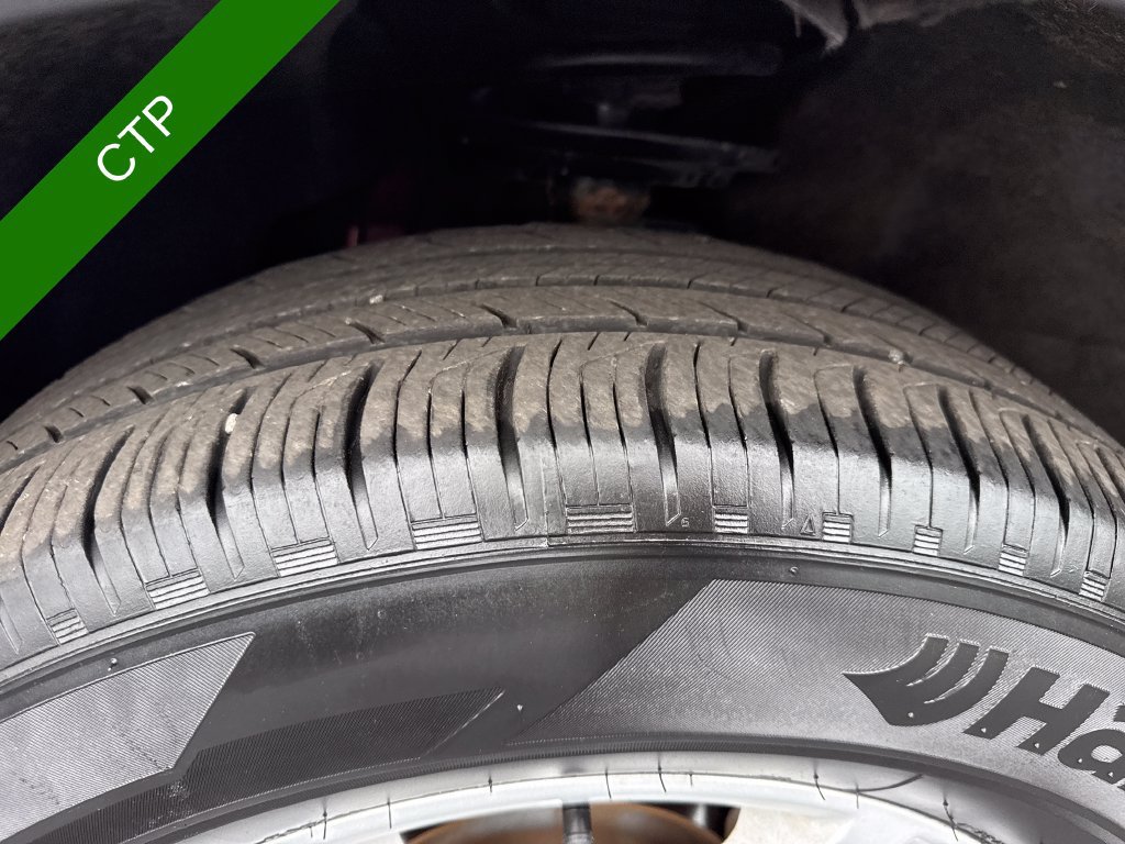 Used 2024 Ford Explorer XLT w/ Equipment Group 202A AWD/4WD image 21