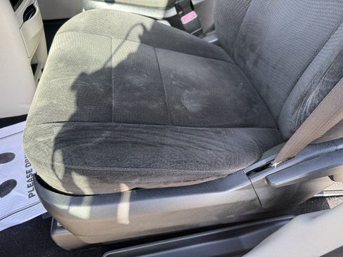 Used 2013 Dodge Grand Caravan SXT FWD image 21