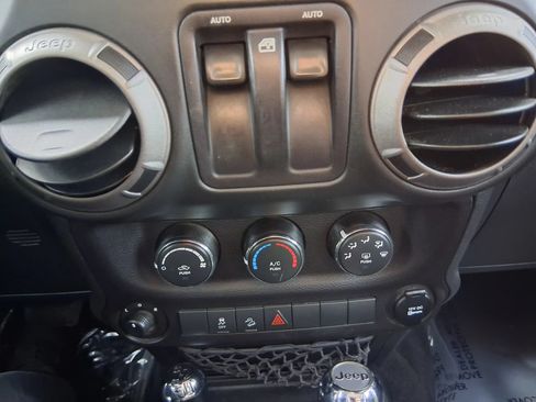 Used 2016 Jeep Wrangler Sport w/ Quick Order Package 24S AWD/4WD image 19