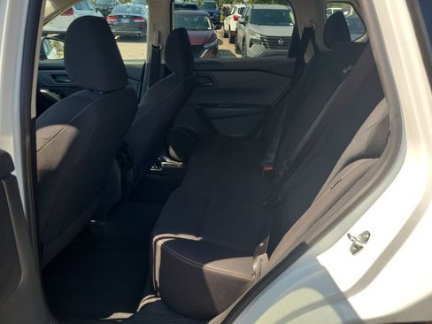 Certified 2024 Nissan Rogue S FWD image 9
