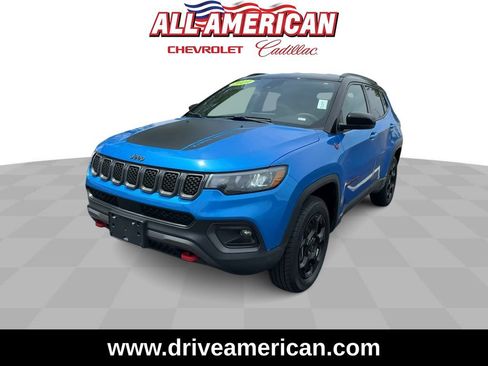 Used 2023 Jeep Compass Trailhawk image 4