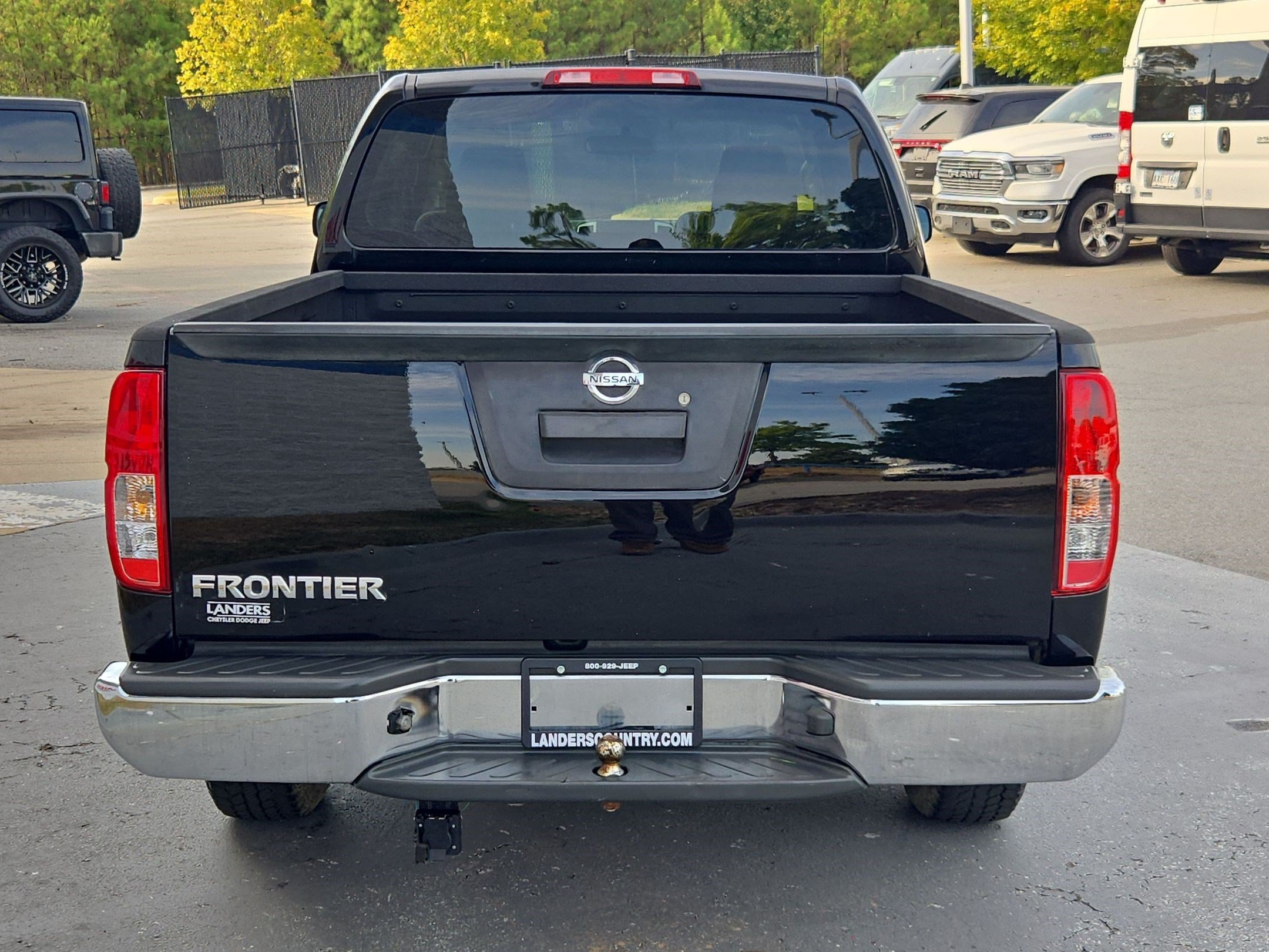 Used 2015 Nissan Frontier S w/ S Preferred Package RWD image 6