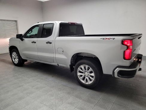 Used 2019 Chevrolet Silverado 1500 Custom w/ Custom Value Package image 3