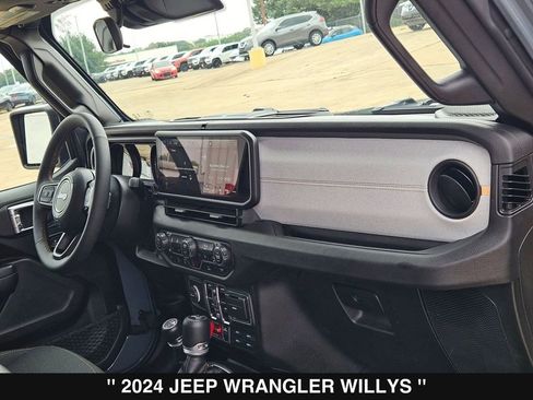 Used 2024 Jeep Wrangler Unlimited Sport AWD/4WD image 30