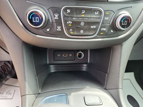 Used 2024 Chevrolet Equinox LT image 34