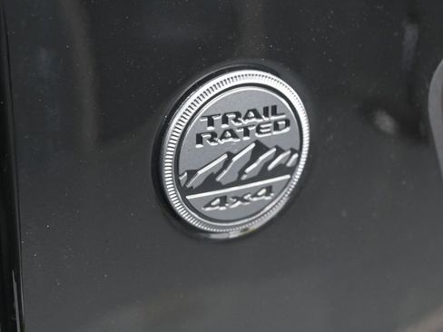 Used 2024 Jeep Gladiator Mojave AWD/4WD image 41