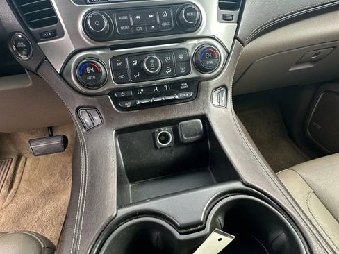 Used 2016 Chevrolet Suburban LT w/ Luxury Package image 20