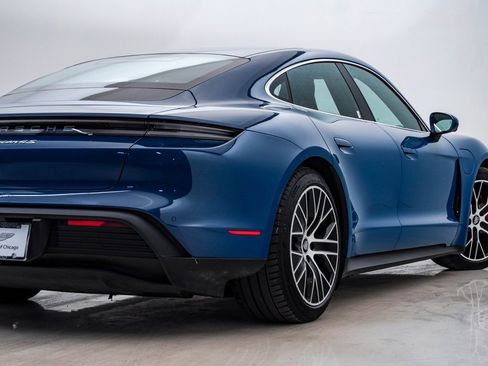 Used 2022 Porsche Taycan 4S image 9