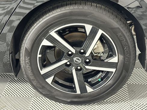 Certified 2025 Nissan Sentra SV FWD image 10