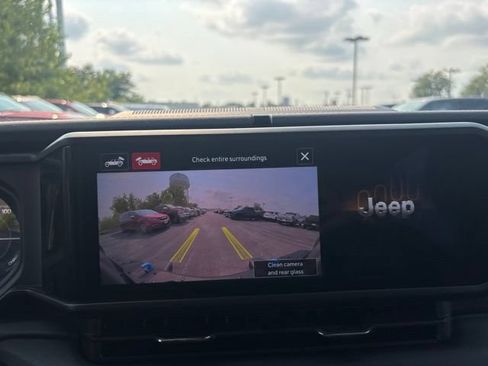 Used 2025 Jeep Wrangler Unlimited Rubicon 4xe AWD/4WD image 34