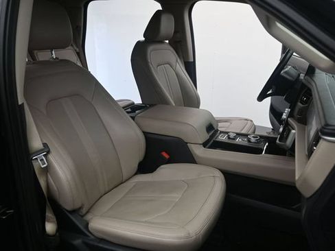 Used 2023 Ford Expedition Limited AWD/4WD image 25