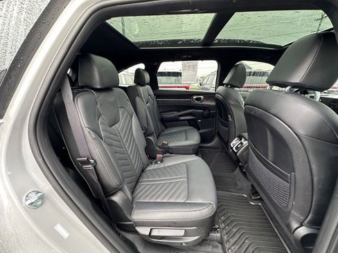 Used 2025 Kia Sorento SX Prestige image 14