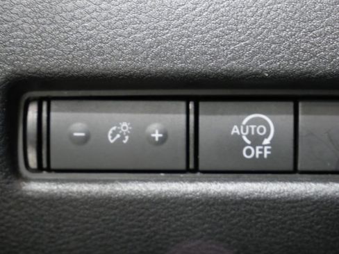 Used 2023 Nissan Rogue S FWD image 13