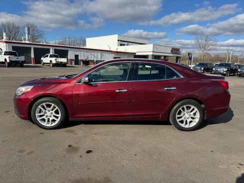 Used 2015 Chevrolet Malibu LT w/ Power Convenience Package image 2