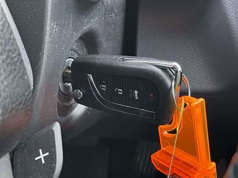 Used 2023 Toyota Camry SE image 14