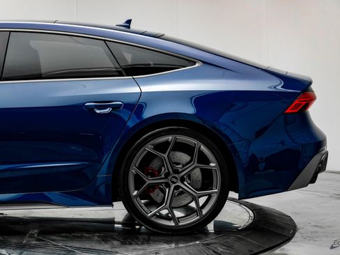 Used 2024 Audi RS 7 Performance w/ Executive Package image 7