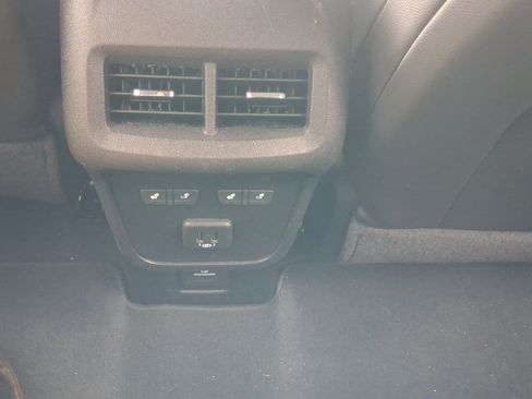 Used 2020 Chevrolet Equinox Premier AWD/4WD image 24